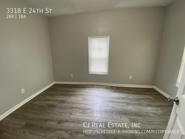 Foto del edificio - 3318 E 24th St