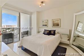Foto del edificio - 18201 Collins Ave