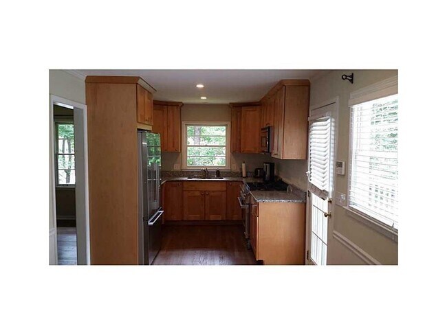 Building Photo - 1493 Chateau Dr