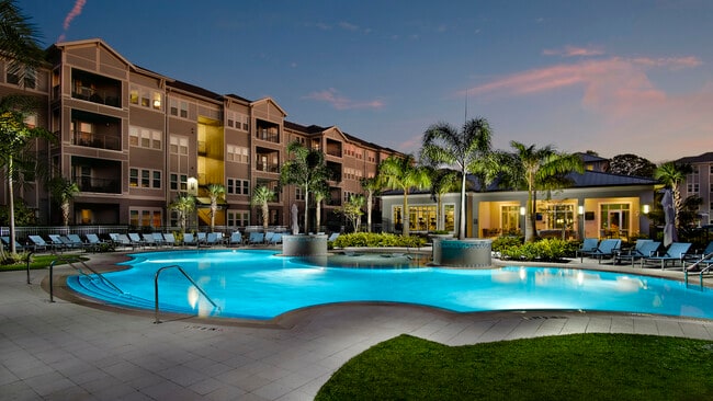 Piscina climatizada estilo resort - Venue Live Oak