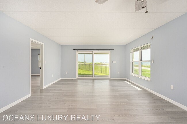 Foto del edificio - 2 br, 2 bath House - 2290 Ocean Shore Blvd...
