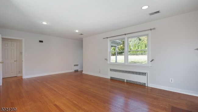 Foto del edificio - 2186 Washington Valley Rd