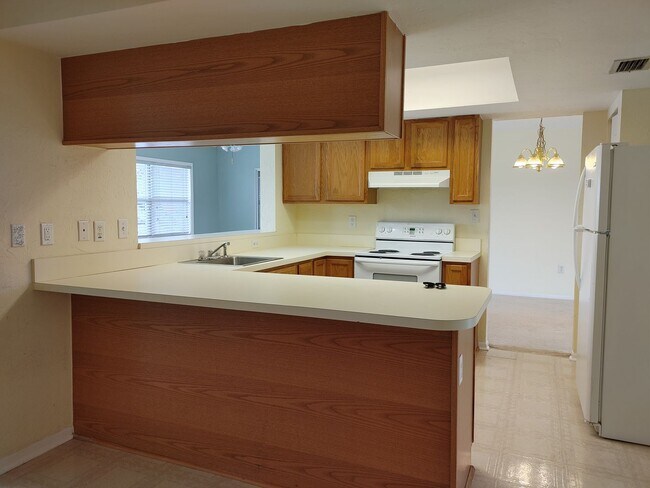 Foto del edificio - 6498 Fabian Rd