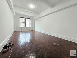 Building Photo - Oversized Eighth-Floor Studio in a Doorman Building Near Central Park