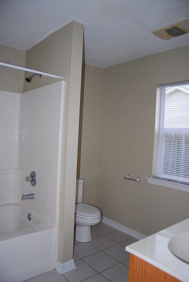 Foto del edificio - 9 Pine Lake Ct