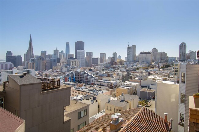 Foto del edificio - 2 Fallon Pl