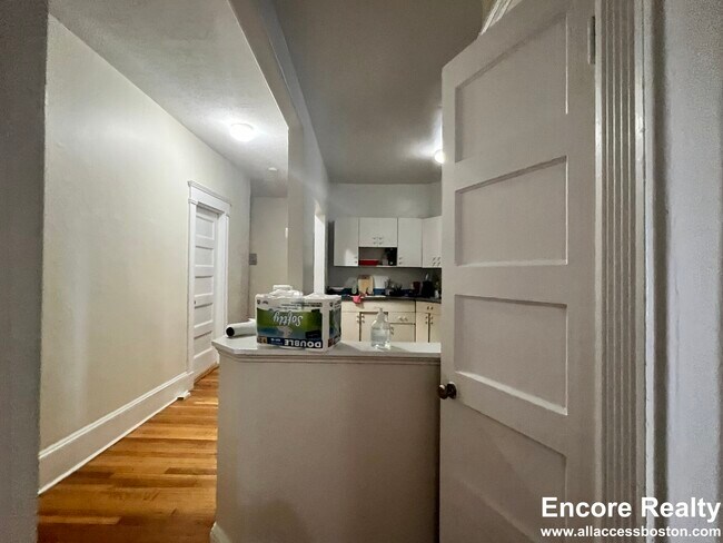 Foto del edificio - 1589 Beacon St