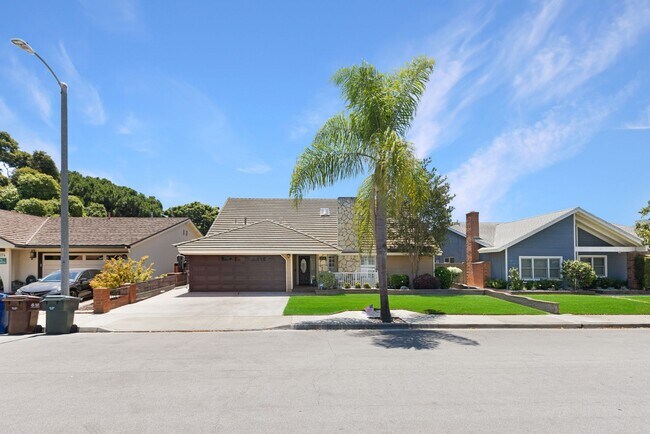 Foto del edificio - Modern Luxury in Cypress – 4BR Home with H...