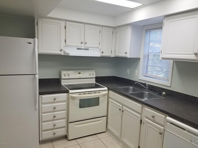 Building Photo - 695-A1A A1A N