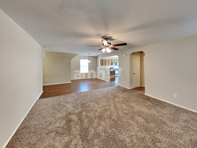 Building Photo - 3739 Hideaway Green