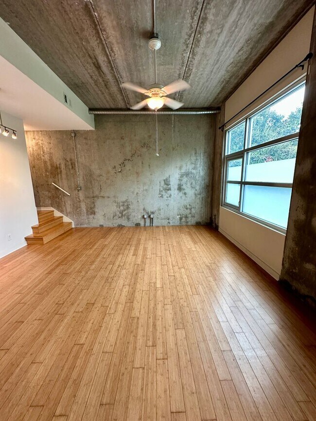Building Photo - 536 Selma St