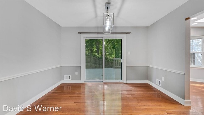 Building Photo - 4 br, 3 bath House - 8107 Kings Point Ct
