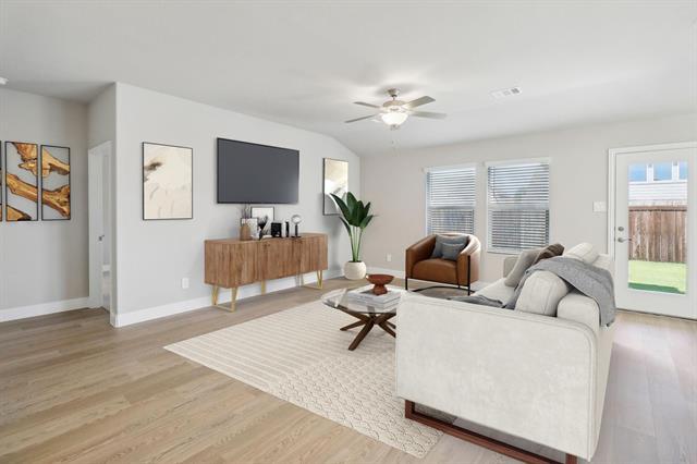 Foto del edificio - 518 Midnight Oak Dr