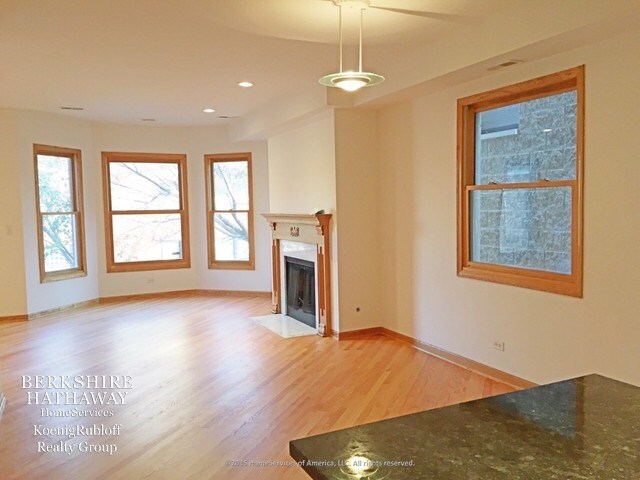 Building Photo - 2340 N Greenview Ave