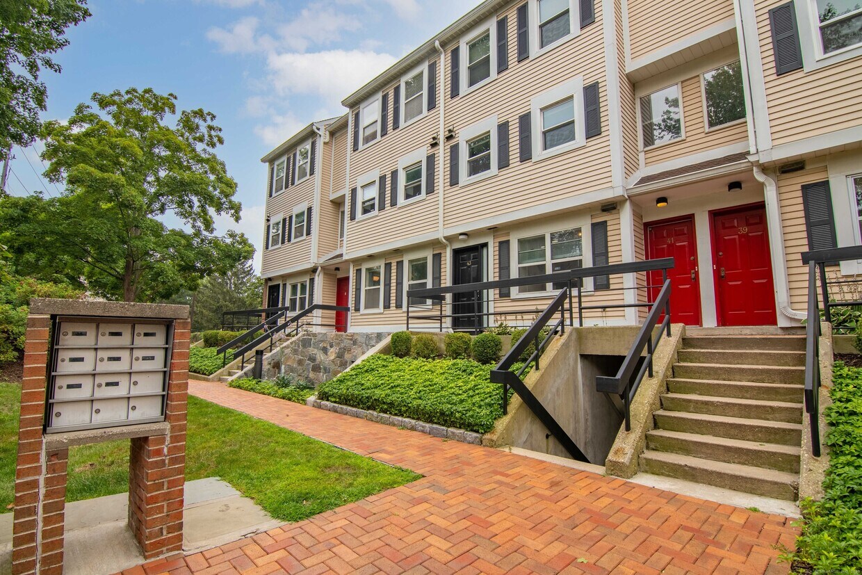 Primary Photo - 43 Highland Rd