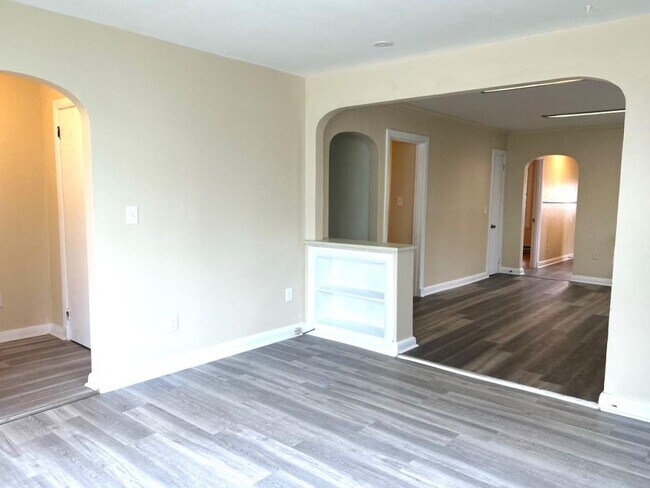 Building Photo - 229 Ash St. Apt. 1