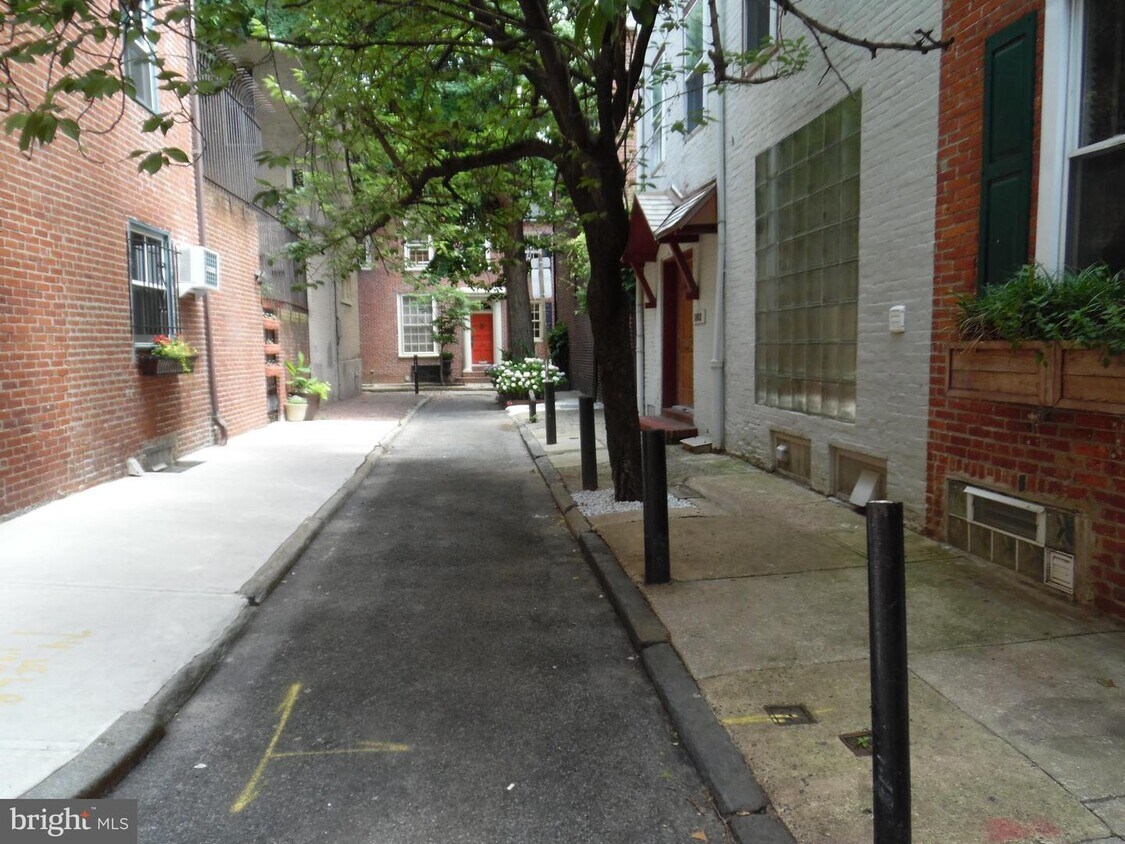 Foto principal - 220 S Sartain St