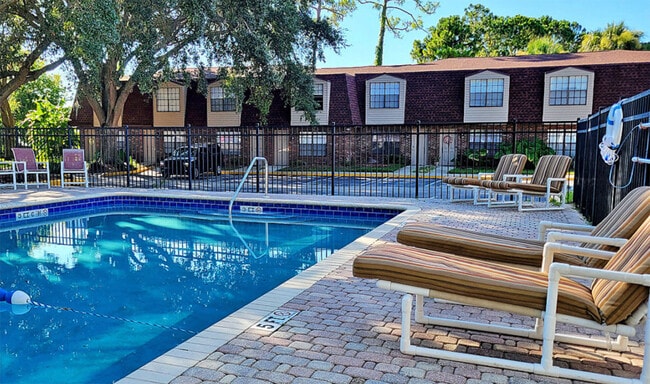 Building Photo - VICTORIA GARDENS APARTMENTS