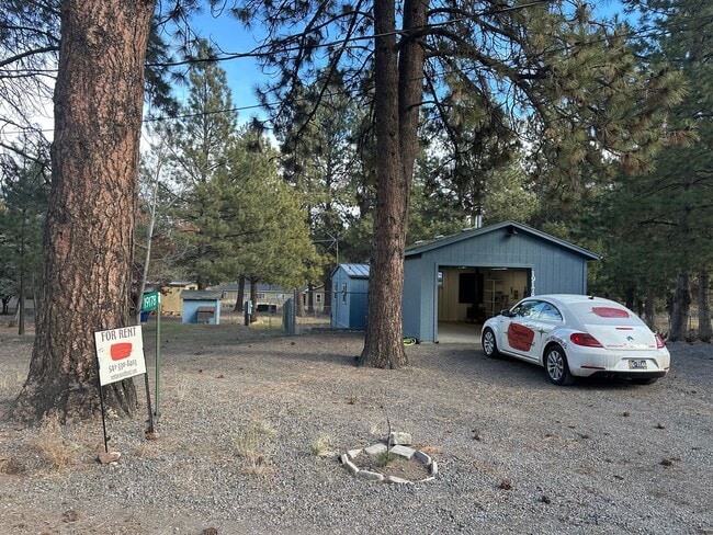 Foto del edificio - Completely Remodeled Home on 1 Acre in DRW!