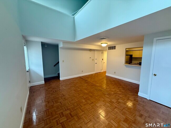 Foto del edificio - 105 Tremont Ave