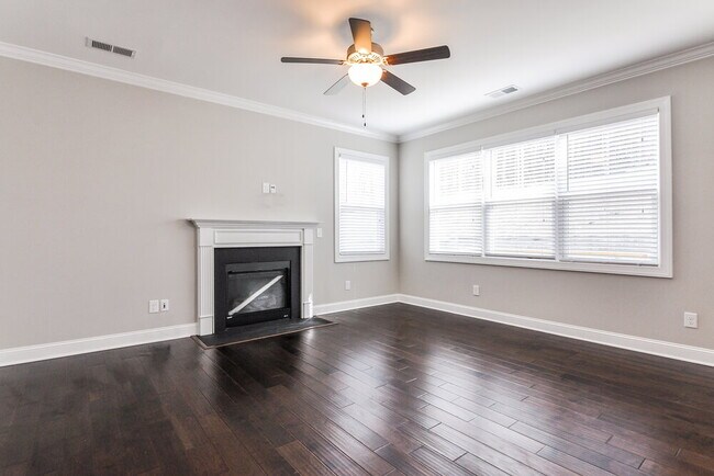 Foto del edificio - 57 Ravencliff Ridge