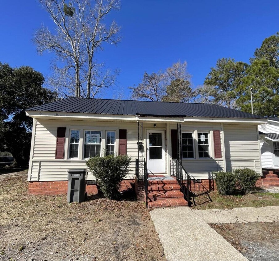 Foto principal - 604 S Sycamore St