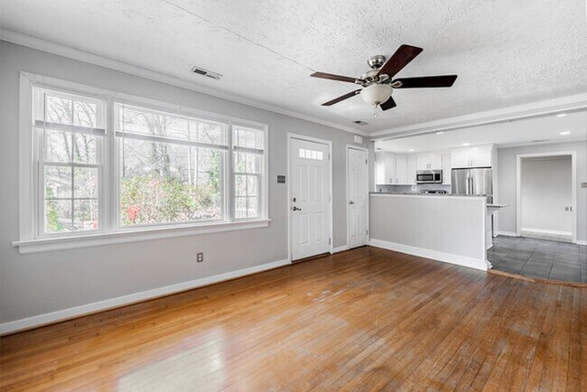 Foto del edificio - Beautiful Home Near Pony Pasture!