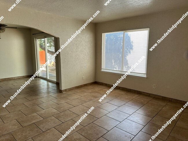 Foto del edificio - Great NE 3 bedroom