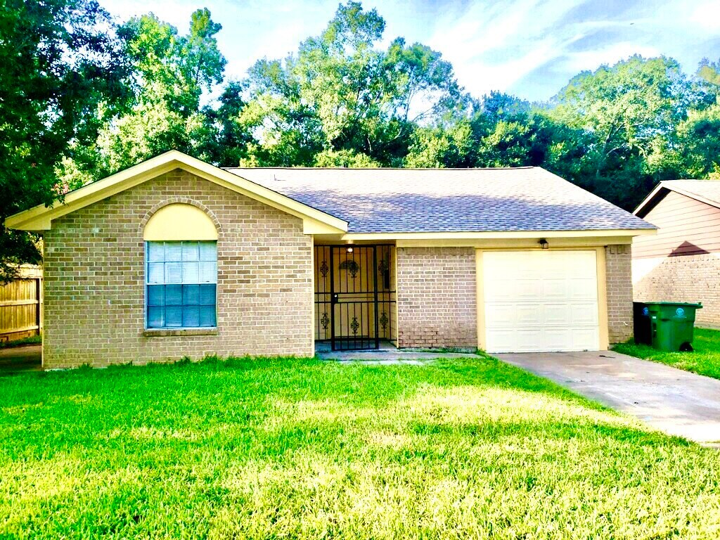 Welcome to you new home! - 10015 Valley Lake Dr