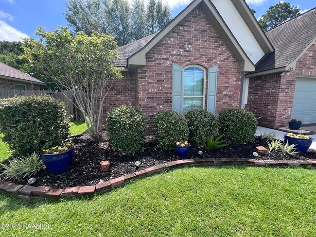 Foto del edificio - 309 Sun Ridge St