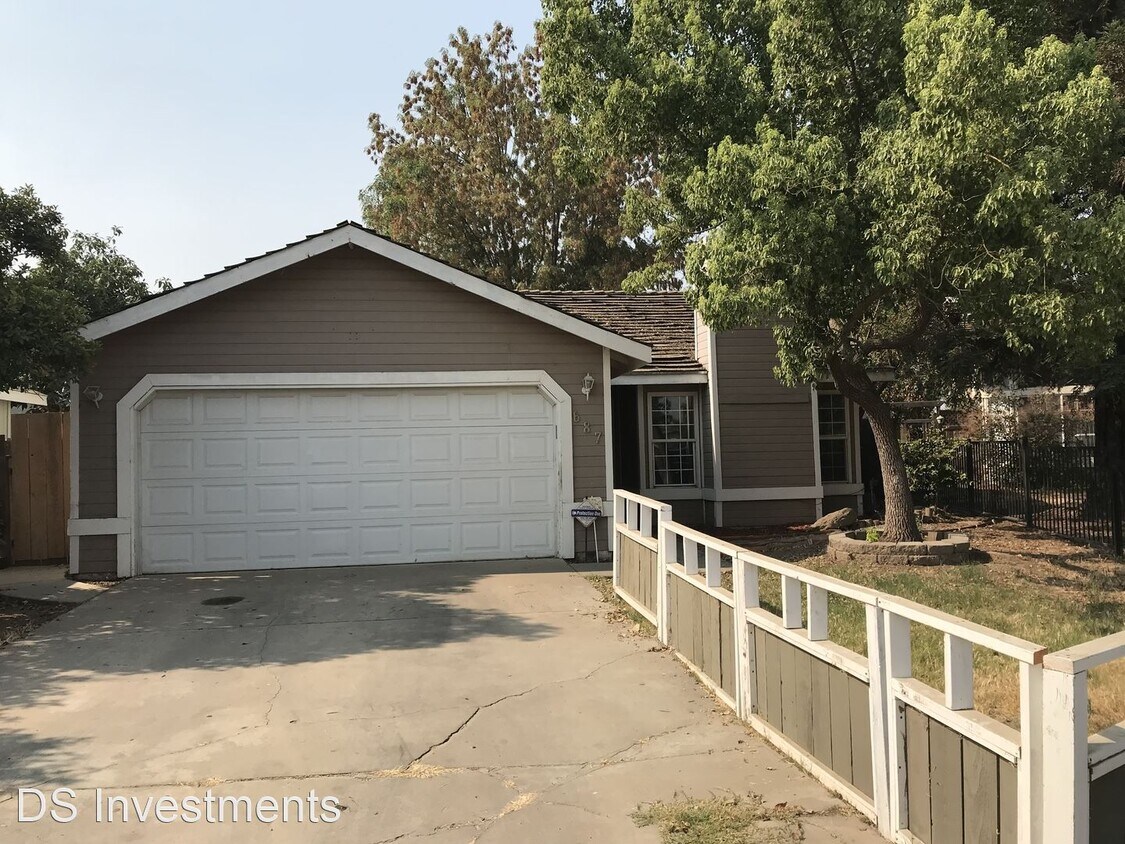 Foto principal - 3 br, 2 bath House - 687 Petunia