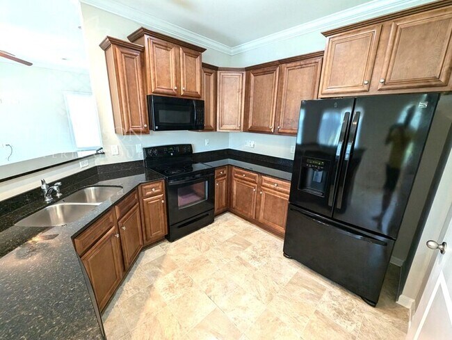 Foto del edificio - 4 bedroom 2.5 bath