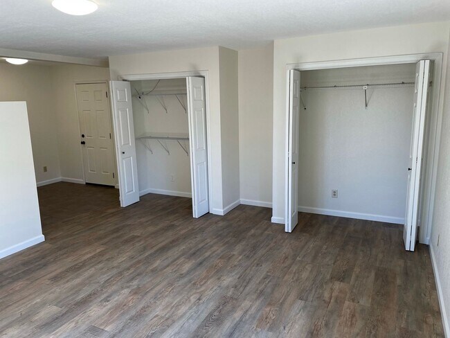 Foto del edificio - Large Upstairs Studio with Utilities Paid