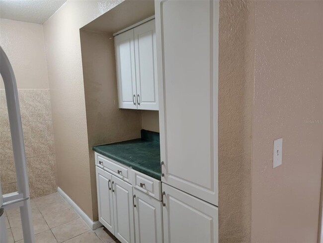 Building Photo - 728 Ridenhour Cir