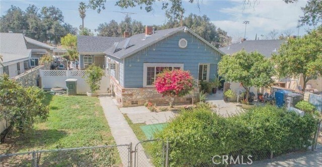 Foto principal - 4091 Dwight Ave