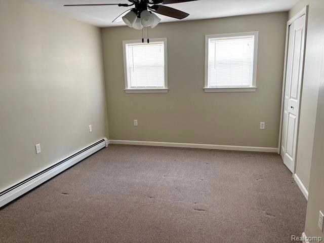 Foto del edificio - 4675 Lakeborn Dr