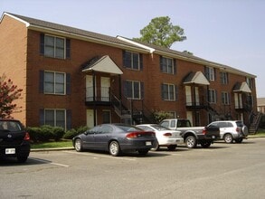 Building Photo - 1822 Chandler Rd