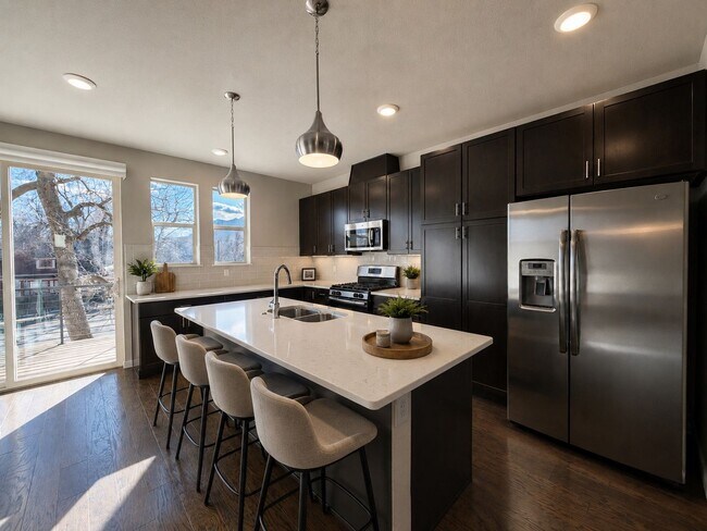 Foto del edificio - Downtown Luxury Modern Townhome in Historic Ivywild with Mt. Views
