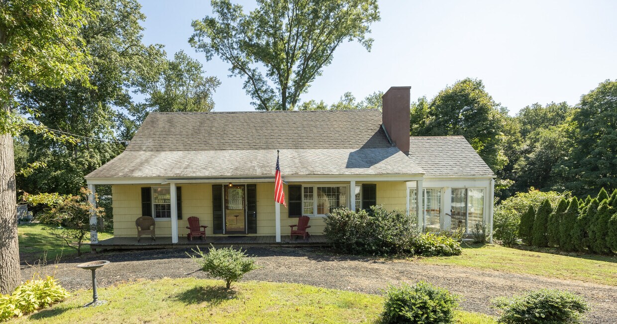 Primary Photo - 60 Manor Dr