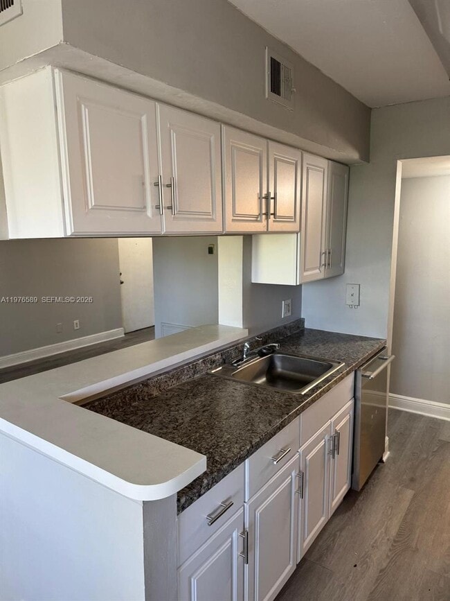 Building Photo - 5740 Rock Island Rd