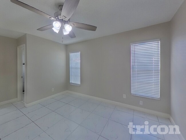 Foto del edificio - 2550 Mill Run Blvd