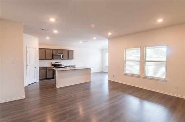 Foto del edificio - 3929 Dickinson Ave