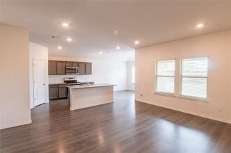 Building Photo - 3929 Dickinson Ave Building Photo - 3929 Dickinson Ave