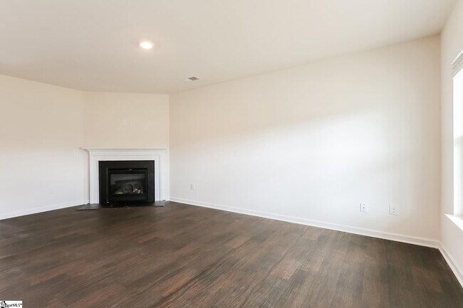 Building Photo - 224 Bracken Wds Wy