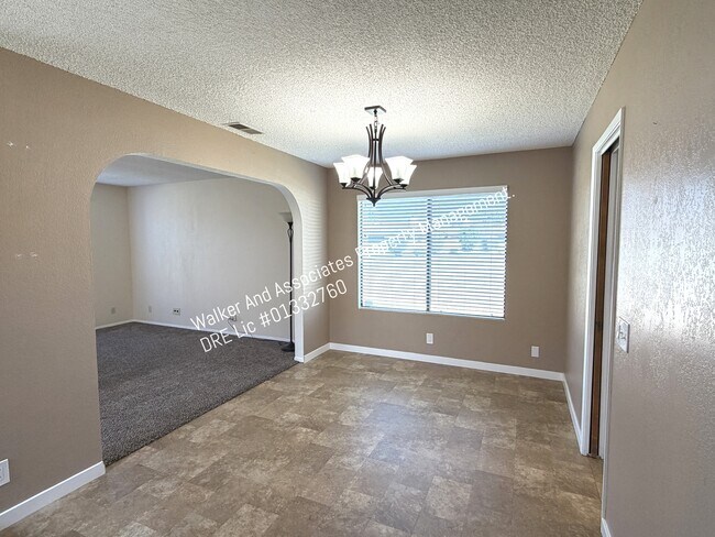 Foto del edificio - 622 Farrell Dr