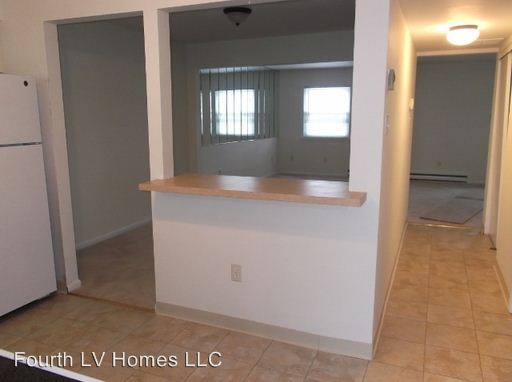 Building Photo - 2246 Dorothy Way