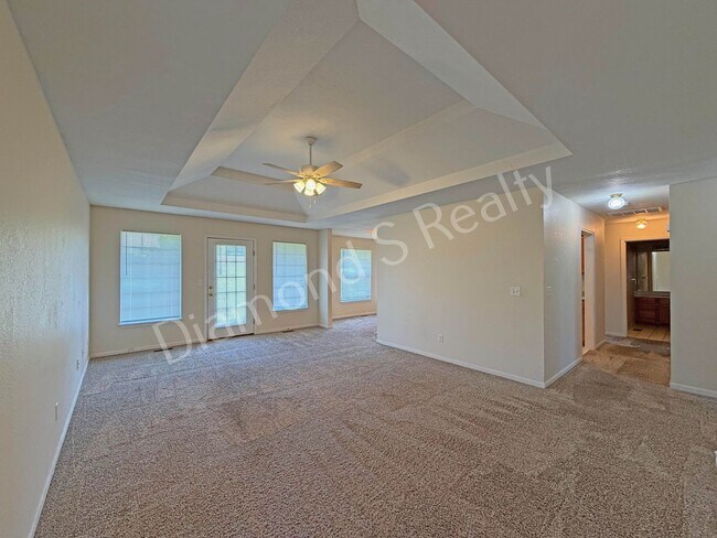 Foto del edificio - Beautiful All Brick Home Available!