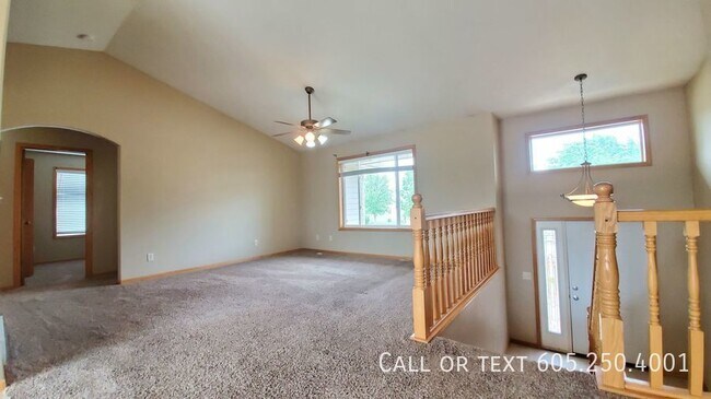 Building Photo - Spacious 5-Bedroom Gem with Open Concept &...