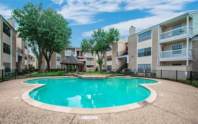 Building Photo - 2750 Holly Hall St