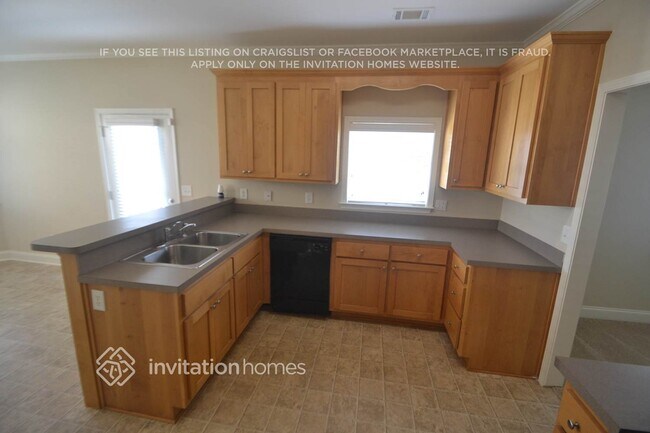 Foto del edificio - 909 Lakeside Ct